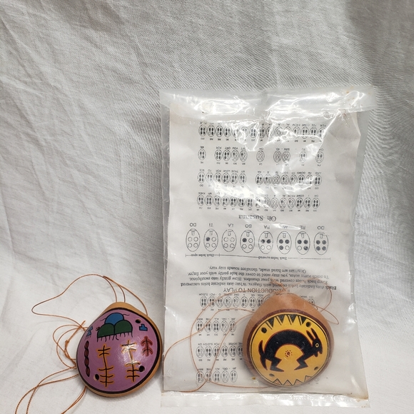 Two Pre-Columbian Orcarina Clay Flutes Latin America - Picture 1 of 3